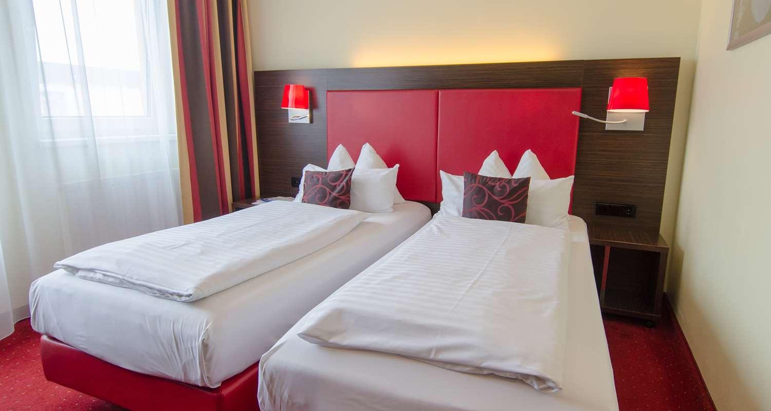 Hotel Western Plaza 4*